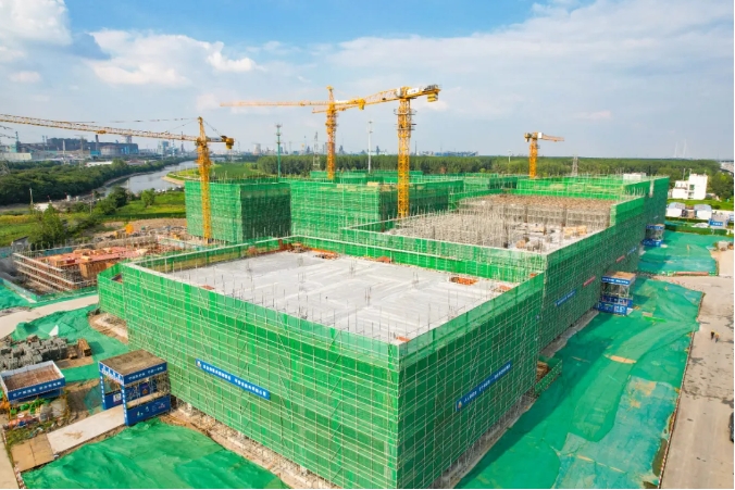 浦仪公路旁，竖起产业新地标